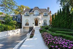 215 Strathallan Wood