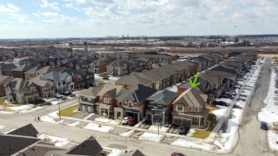 105 Barkerville Drive, Whitby, ON L1P 0L8
