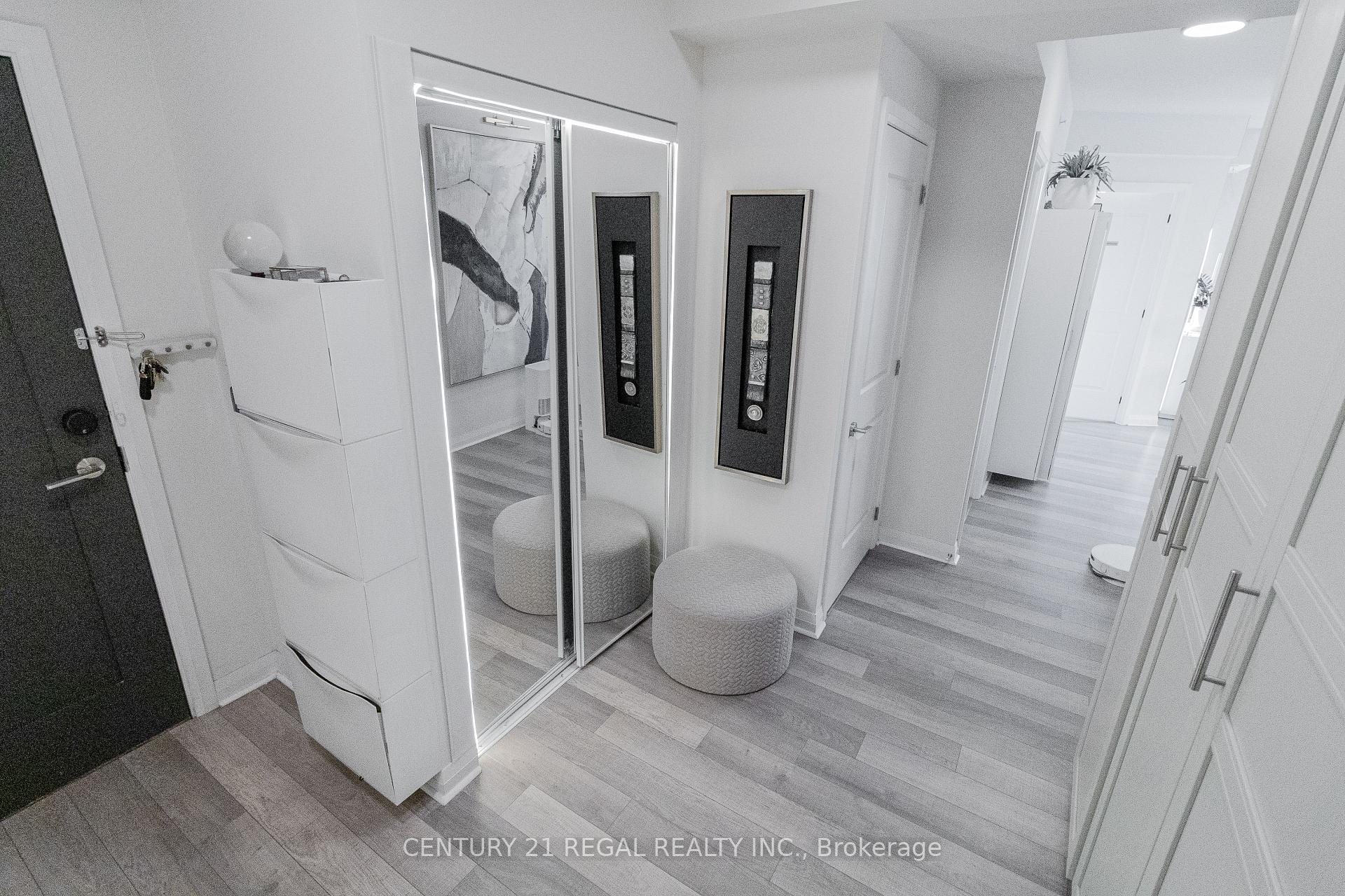 2 Bedrooms Condo at 5025 Four Springs, Mississauga For sale