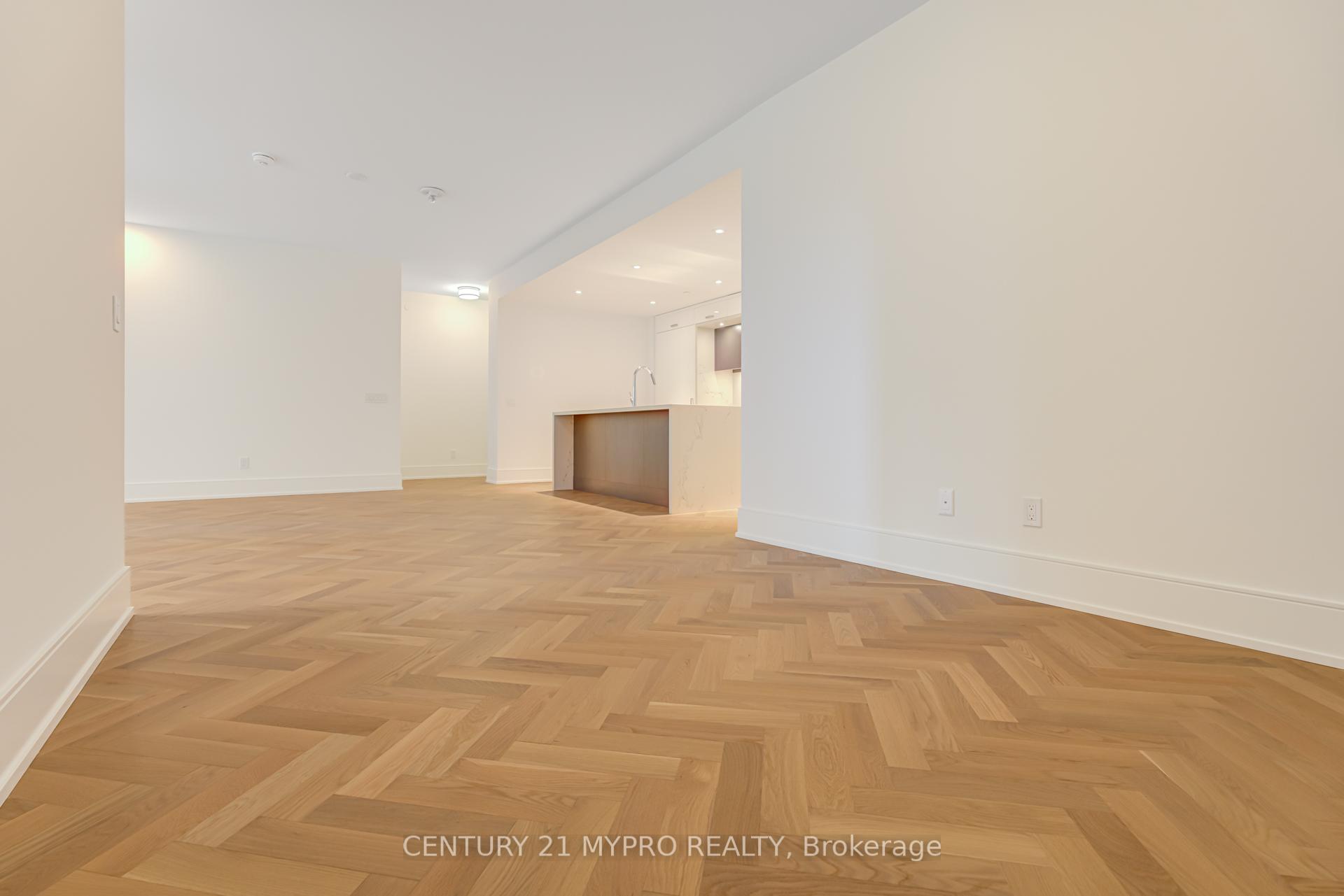 3 Bedrooms Condo at 455 Wellington,  Toronto For sale