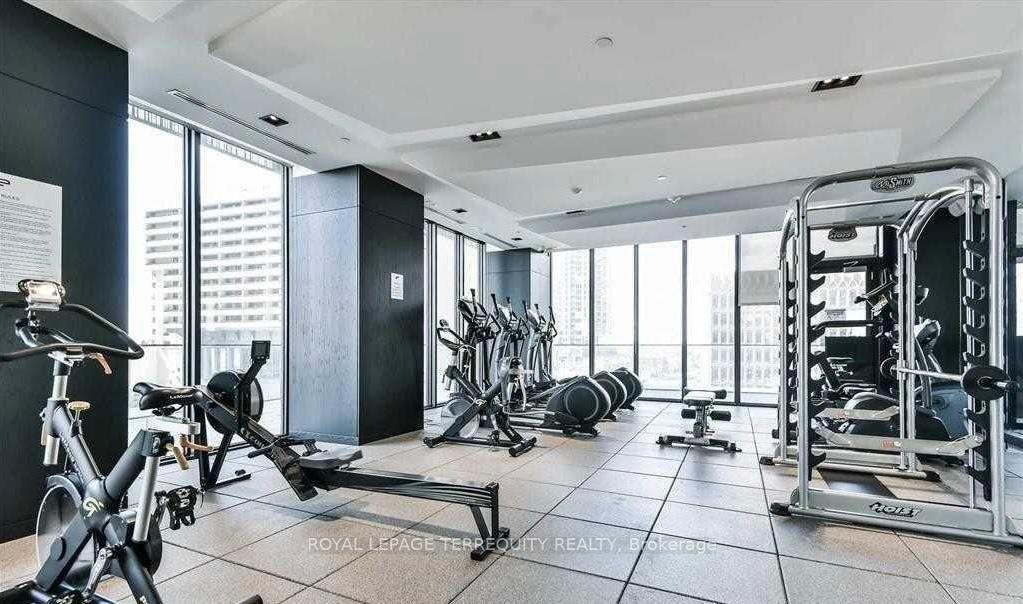 1 Bedroom Condo at 8 Eglinton,  Toronto For sale
