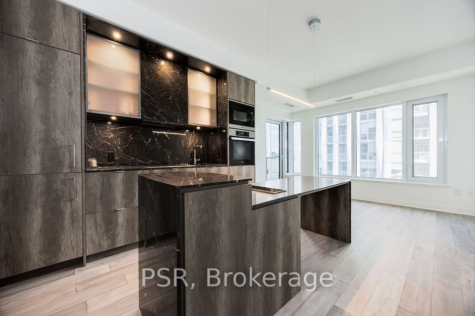 11 Yorkville