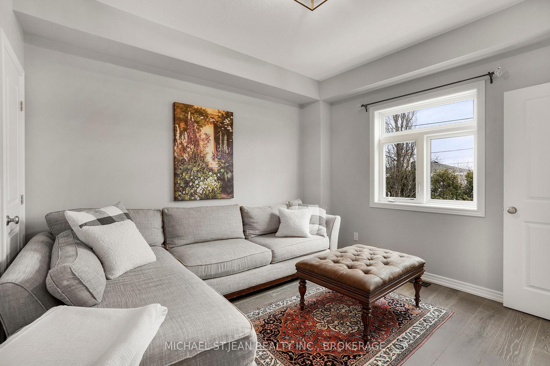 3 Bedrooms Condo at 5056 New,  Burlington For sale