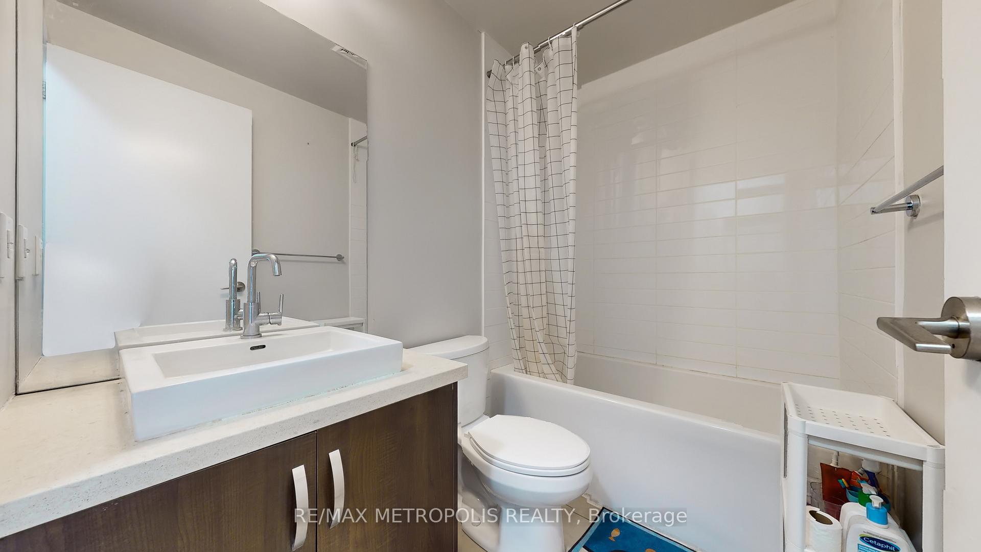 1 Bedroom Condo at 105 The Queensway, Toronto For sale