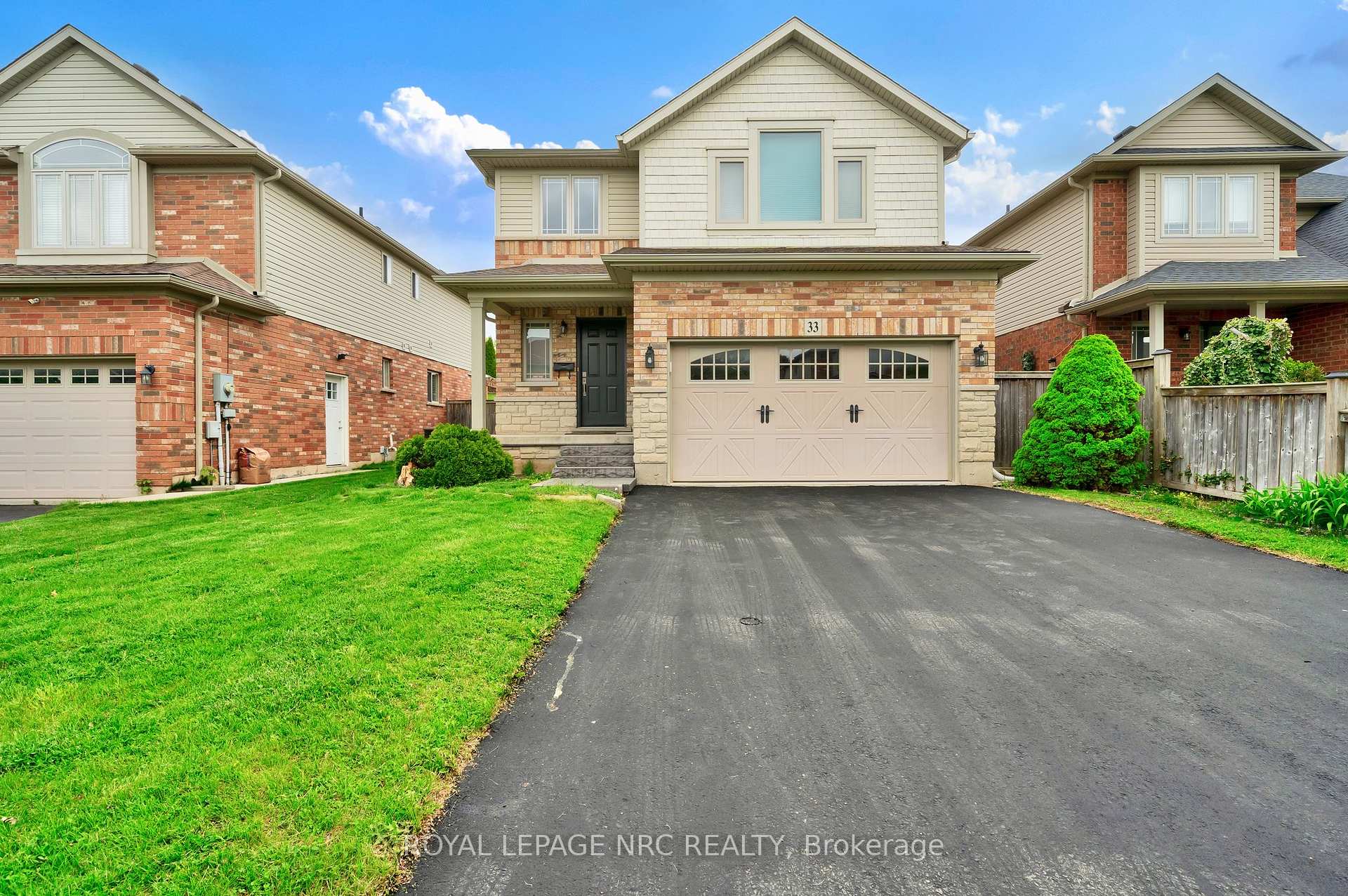 33 Plum Tree Lane, Grimsby, ON L3M 5T5