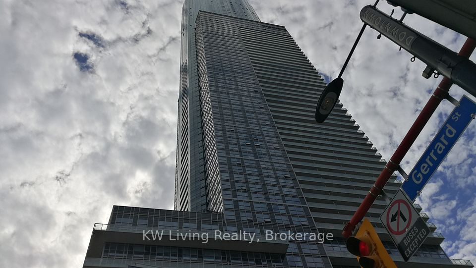 386 Yonge Street