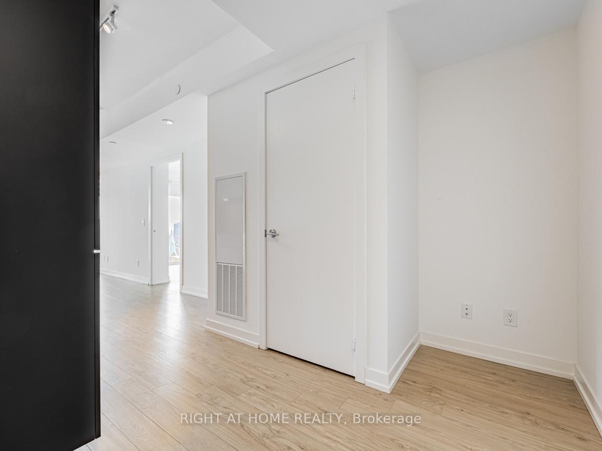 1 Bedroom Condo at 85 Wood, Toronto For sale