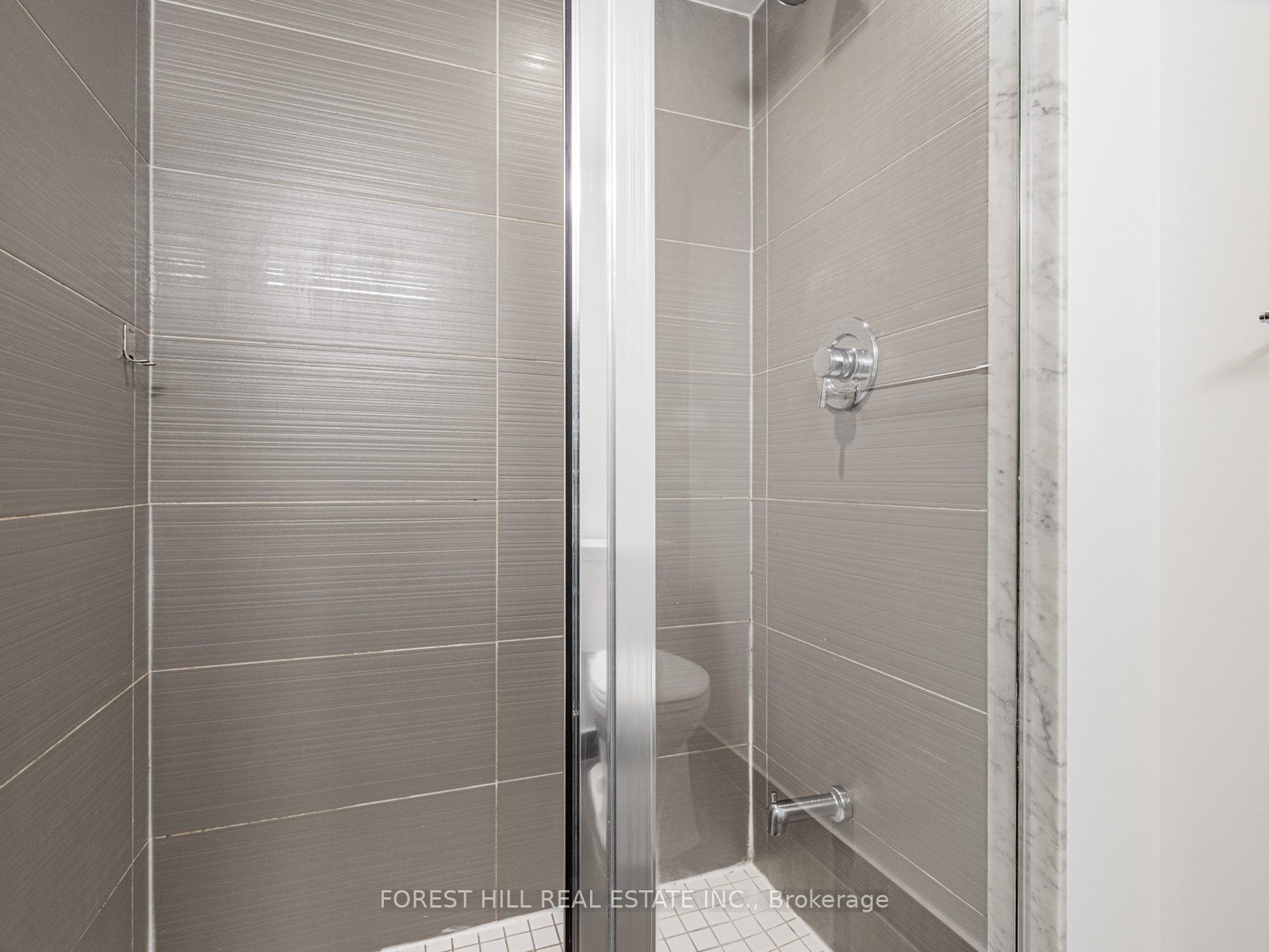 58 Orchard View Boulevard, #510