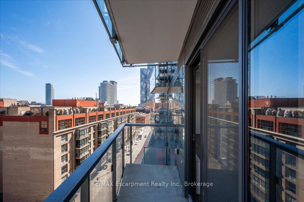 2 Bedrooms Condo at 60 Colborne, Toronto For sale