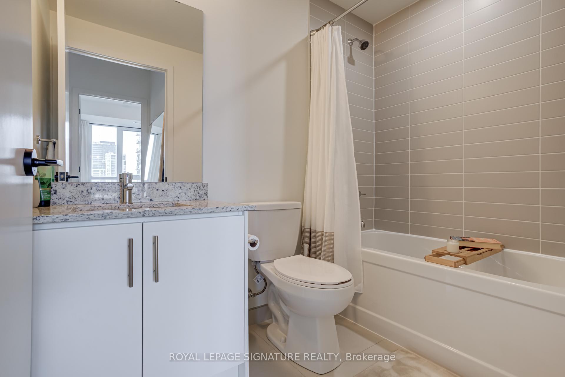 2 Bedrooms Condo at 335 Wheat Boom, Oakville For sale