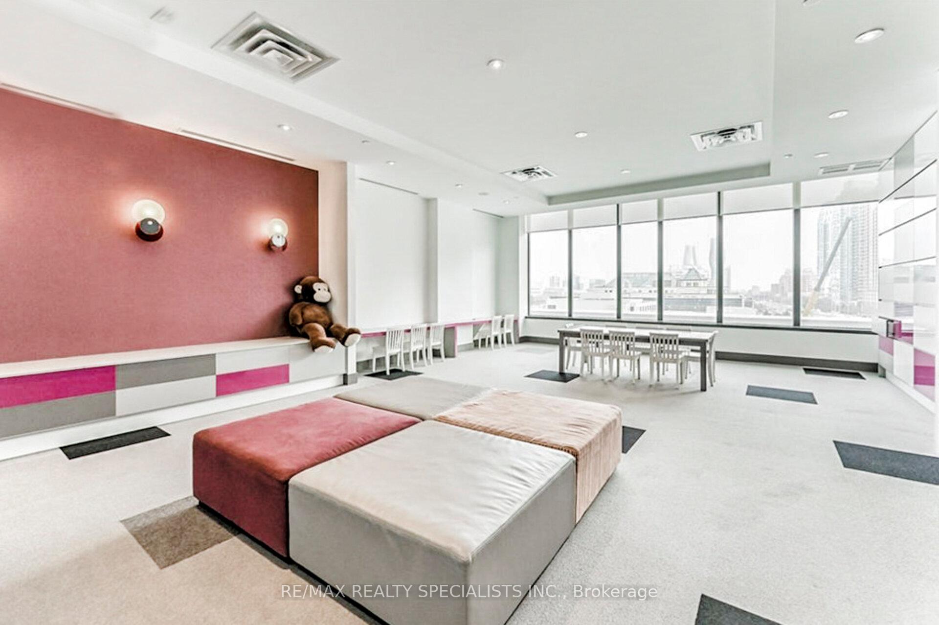 2 Bedrooms Condo at 510 Curran,  Mississauga For sale