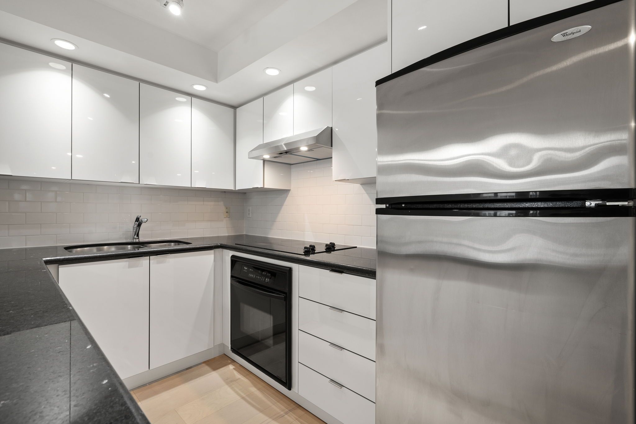 140 Simcoe Street 1412