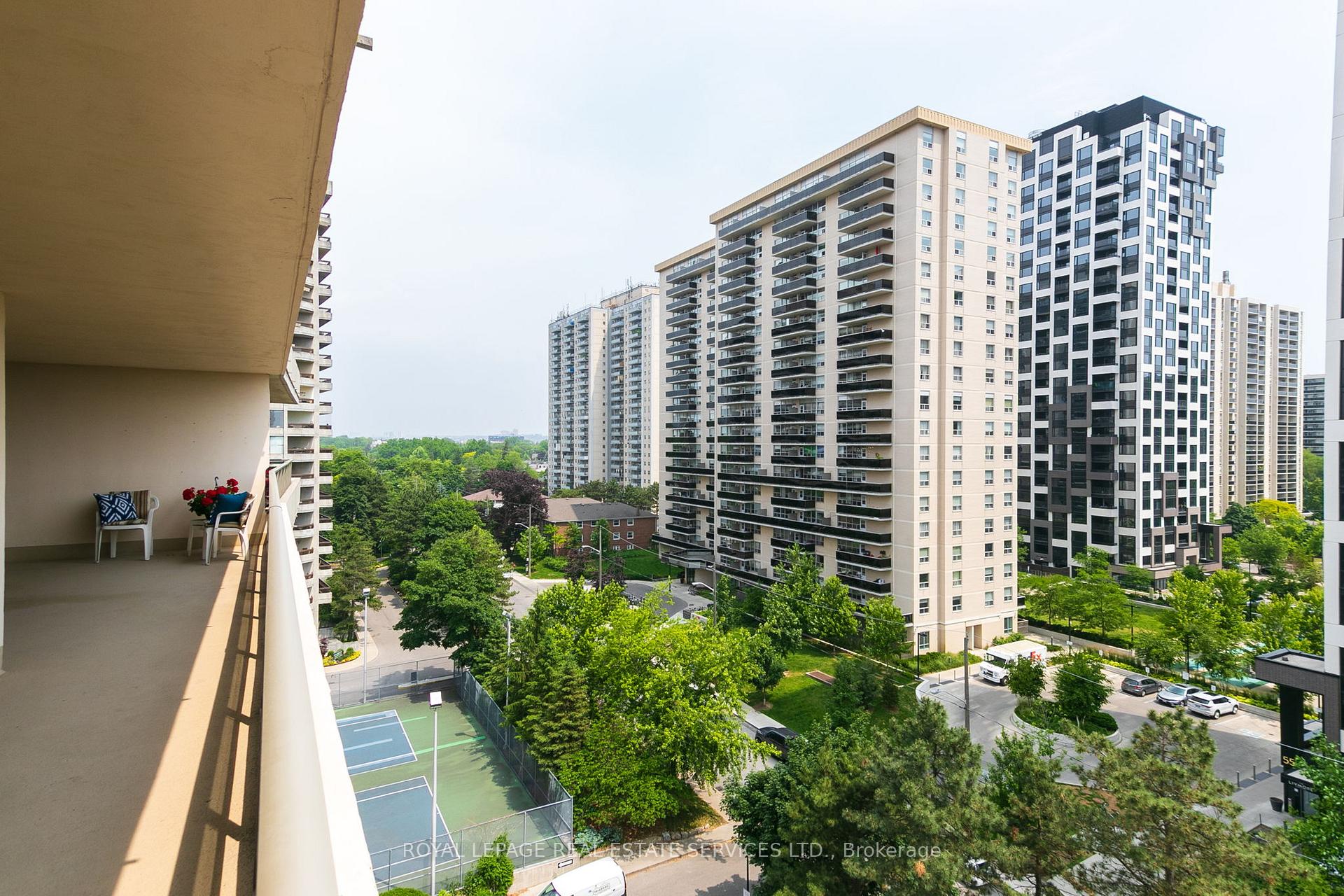 2 Bedrooms Condo at 50 Quebec, Toronto For sale