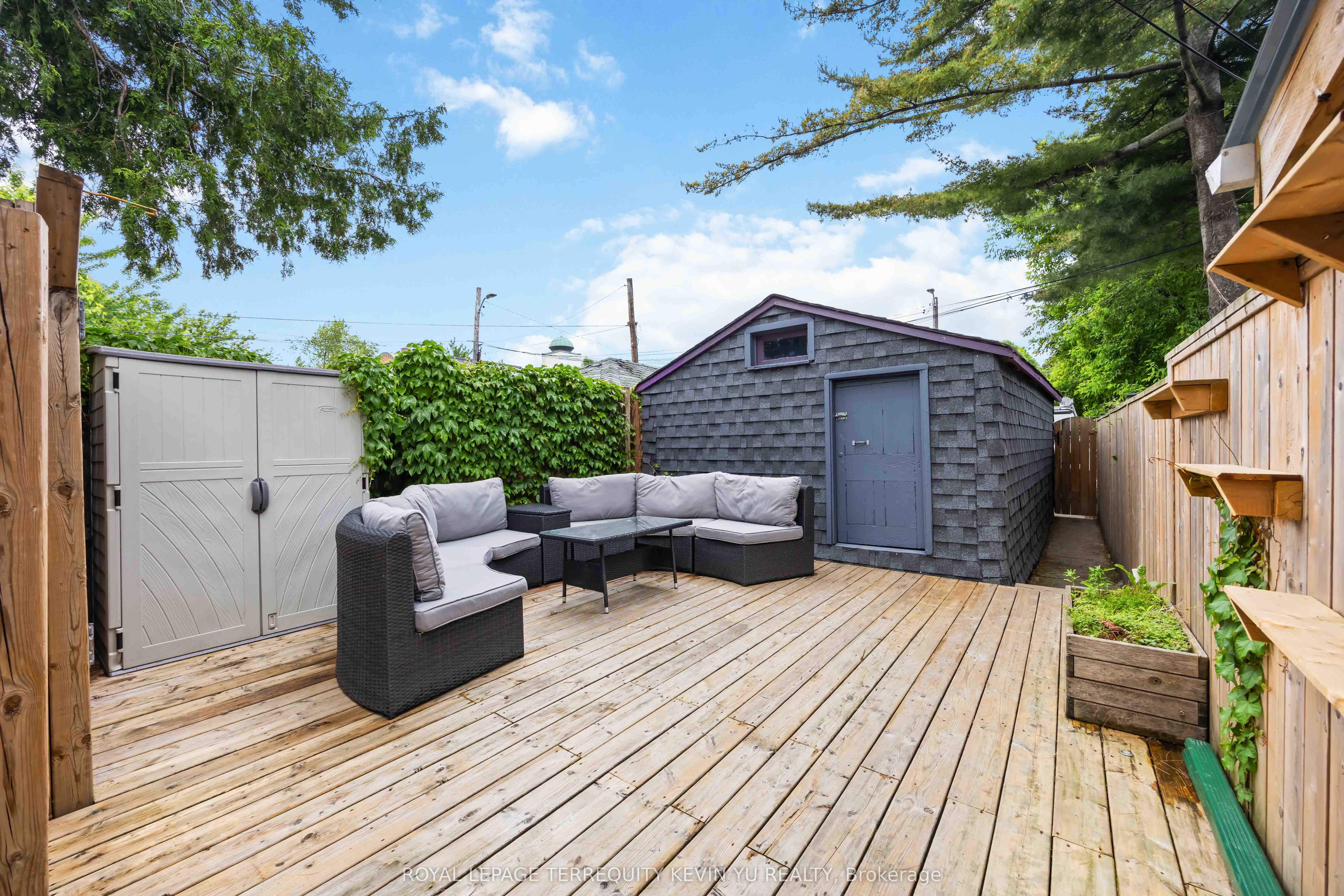 23 Edwin Avenue