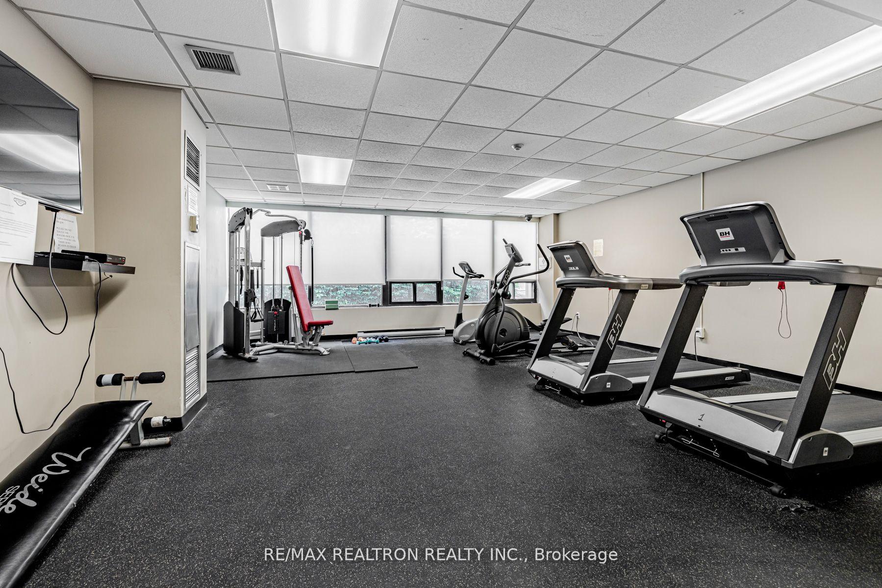 2 Bedrooms Condo at 7440 Bathurst,  Vaughan For sale