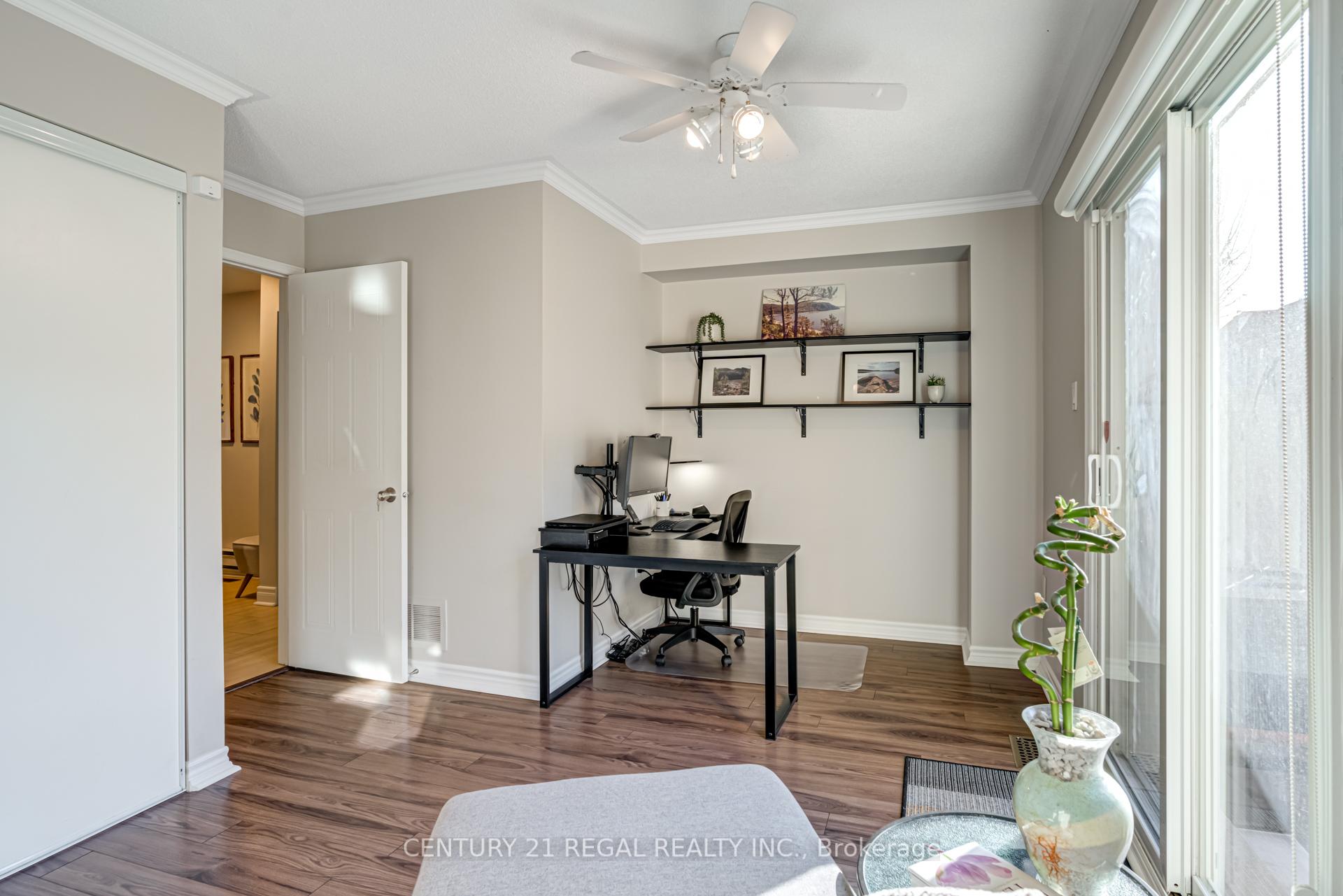3 Bedrooms Condo at 45 Bristol, Mississauga For sale