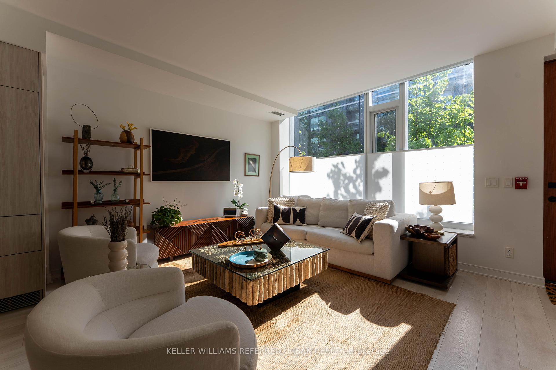4 Bedrooms Condo at 180 Mill, Toronto For sale