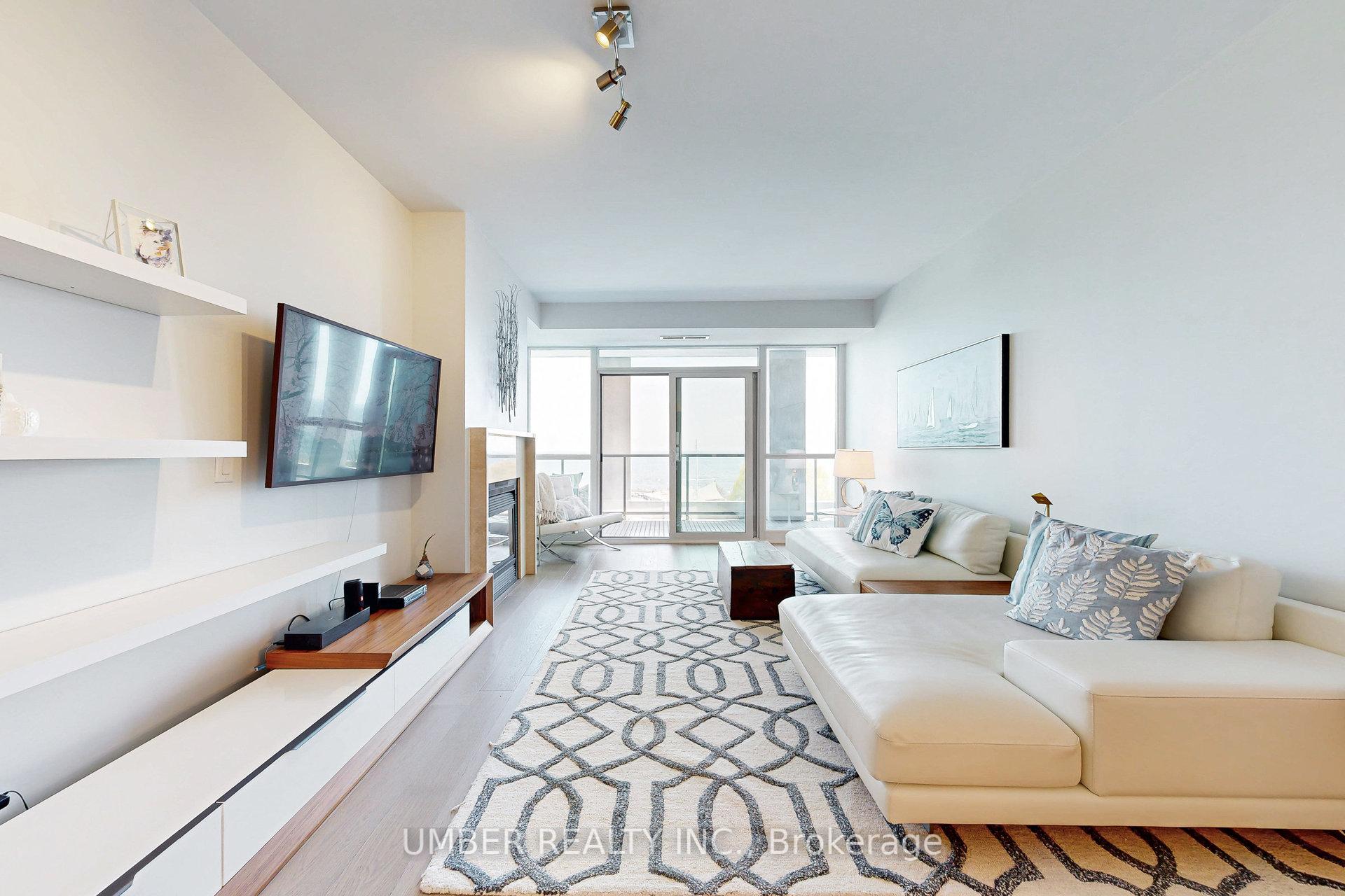 2 Bedrooms Condo at 11 Bronte, Oakville For sale