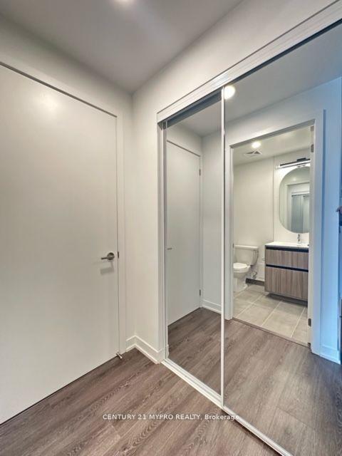 1 Bedroom Condo at 7950 Bathurst,  Vaughan For sale
