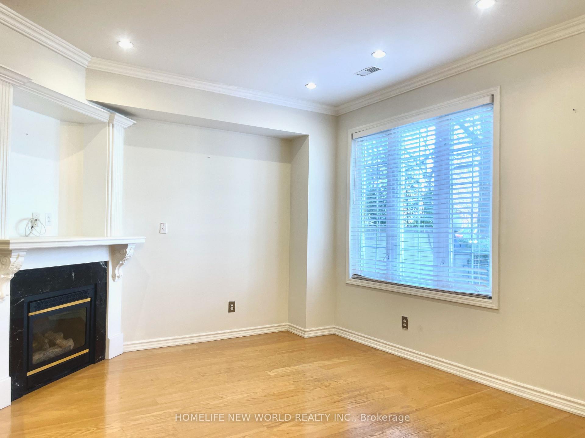 3 Bedrooms Condo at 11 Everson, Toronto For sale