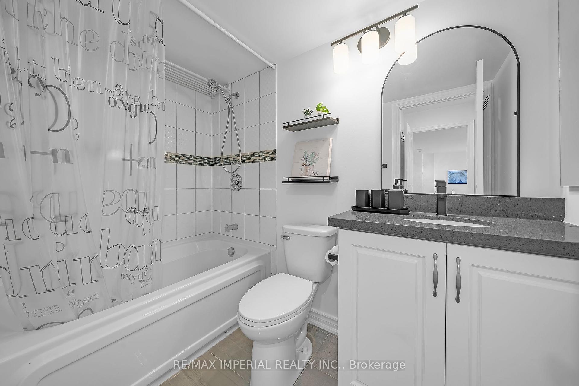 2 Bedrooms Condo at 5 northtown, Toronto For sale