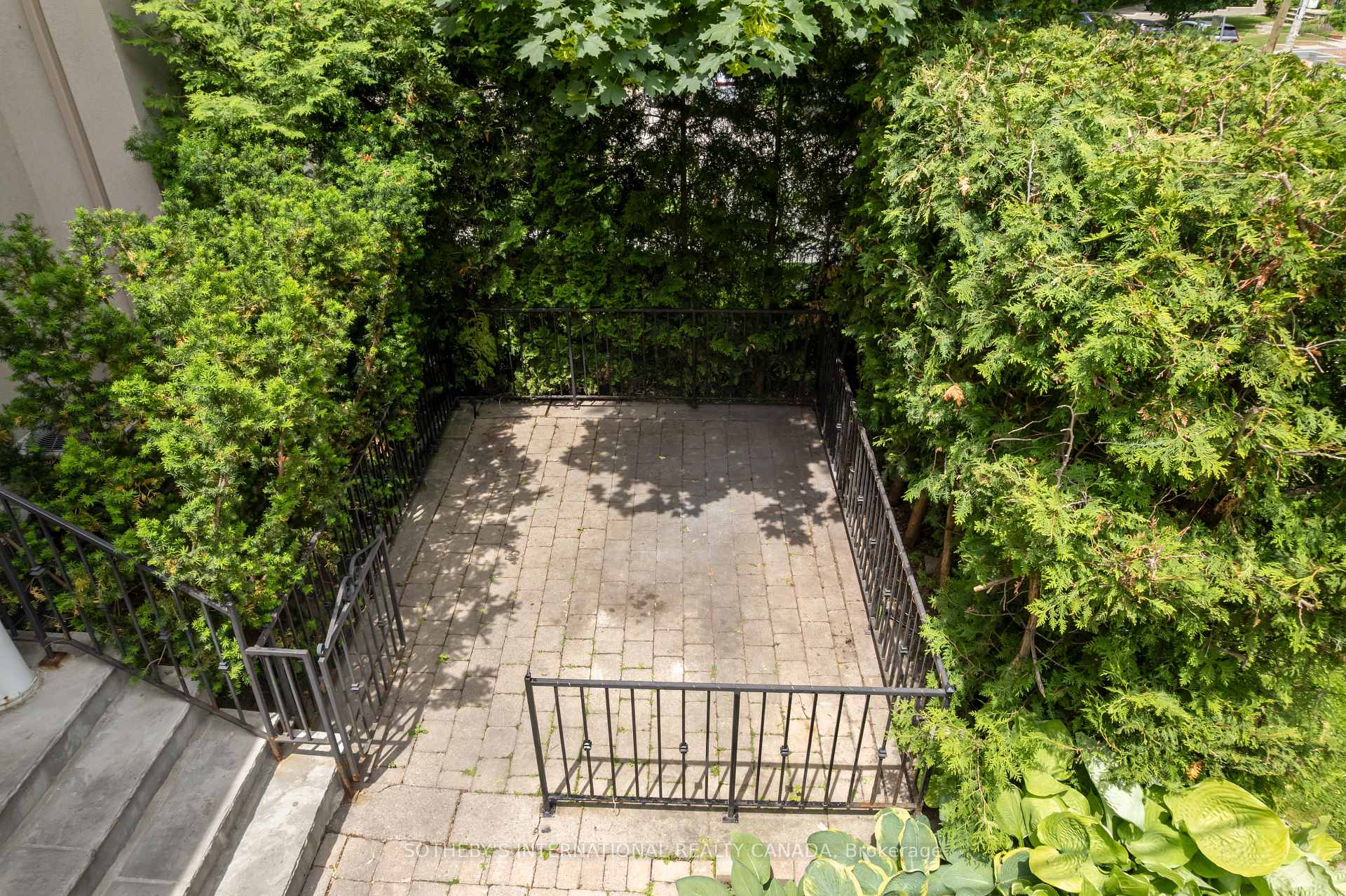 3 Bedrooms Condo at 16 Relmar, Toronto For sale