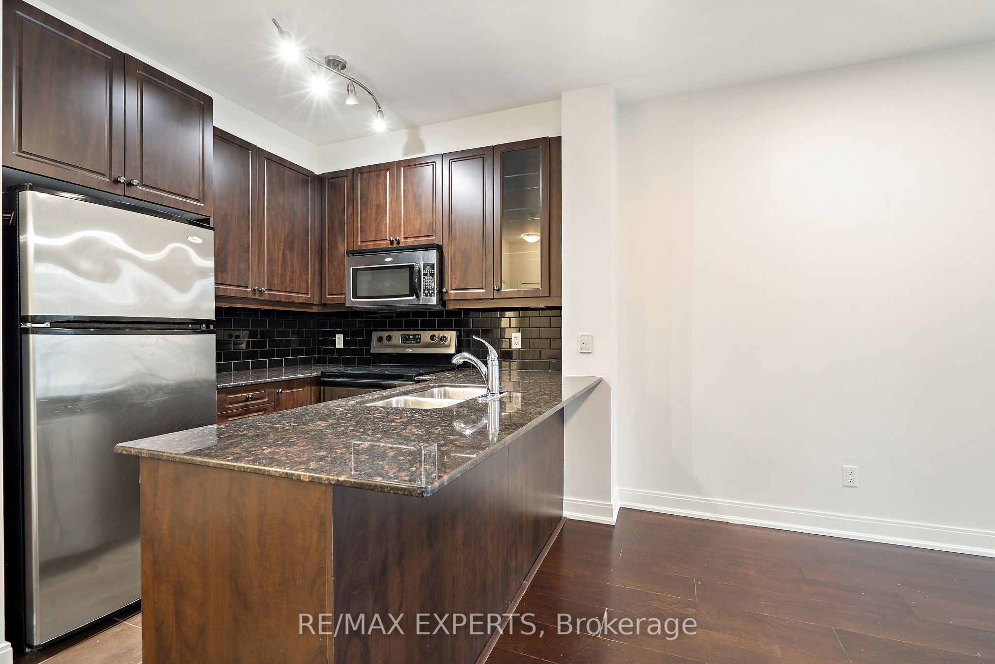88 Broadway Avenue 316