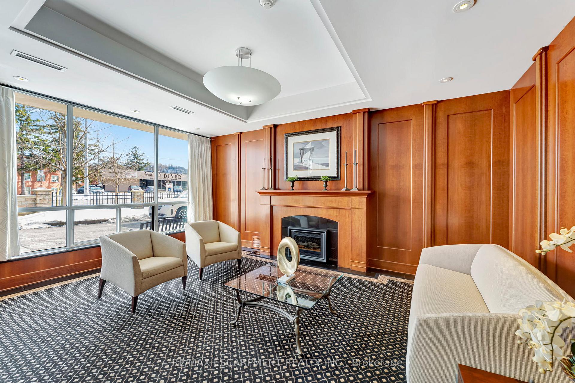 2 Bedrooms Condo at 1770 Main,  Hamilton For sale