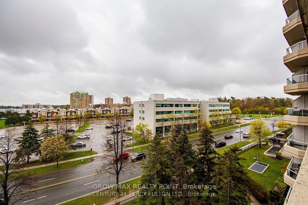 2 Bedrooms Condo at 410 Mclevin,  Toronto For sale