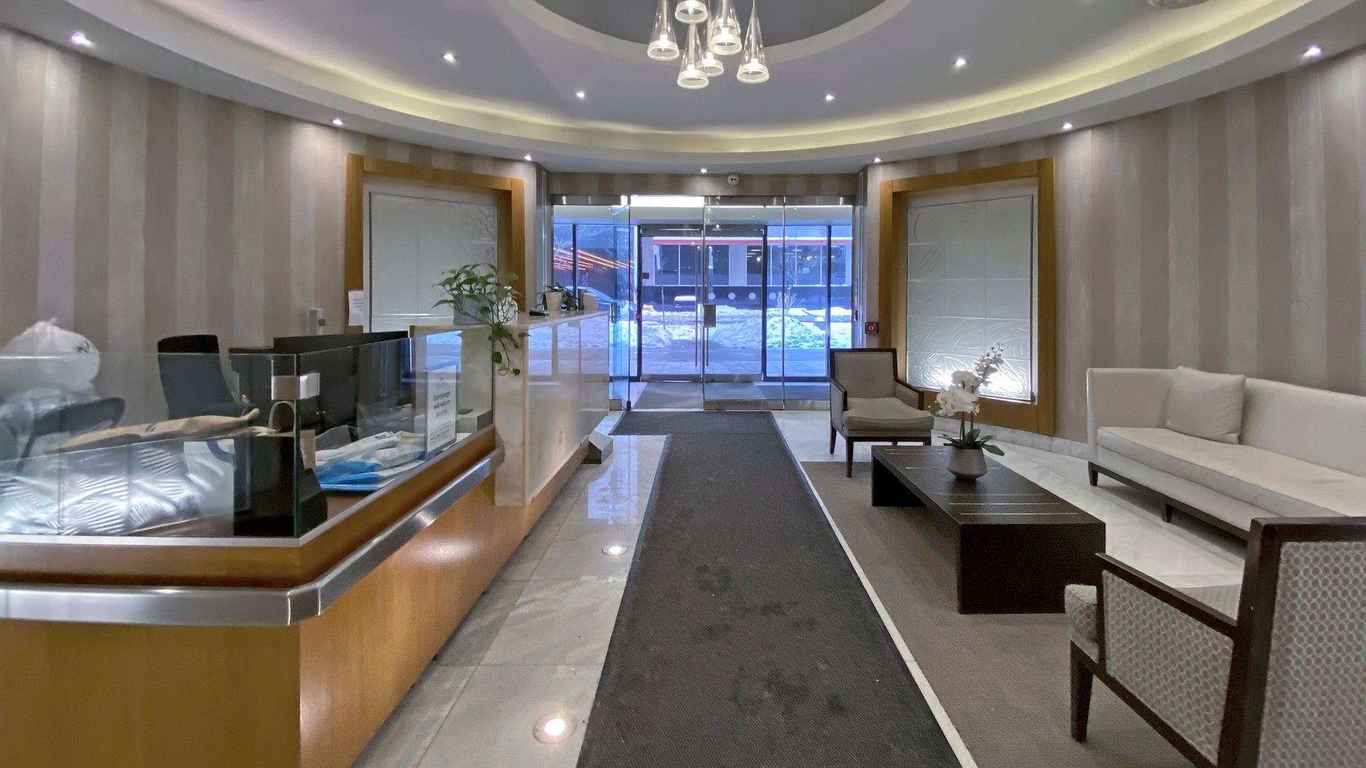 85 Bloor Street E 903