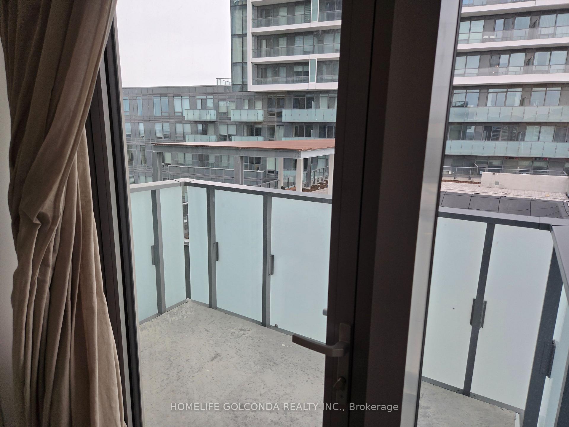 3 Bedrooms Condo at 7 Golden Lion,  Toronto For sale