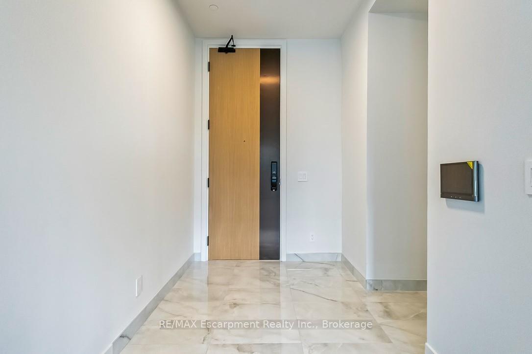 4 Bedrooms Condo at 123 Maurice, Oakville For sale