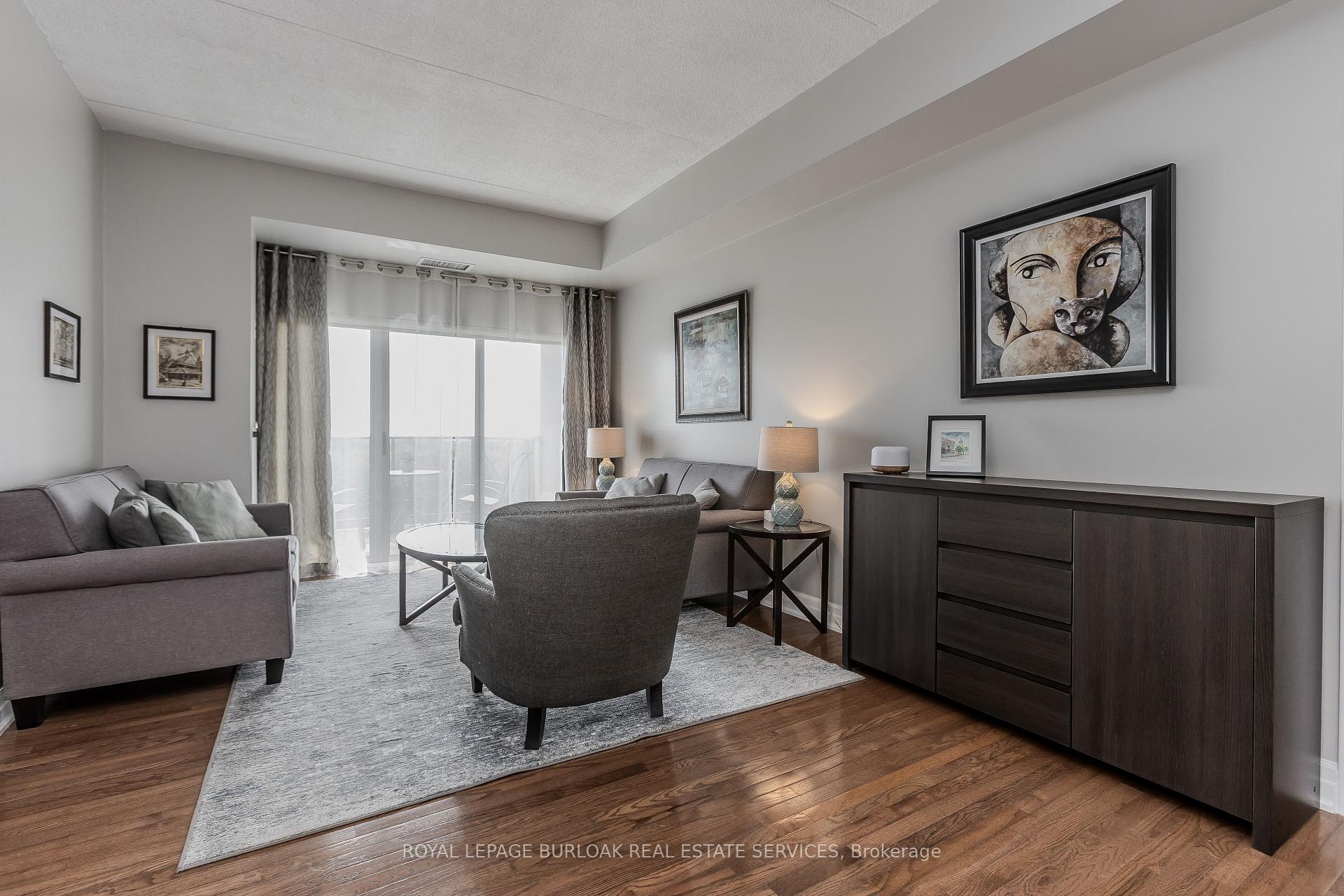 2 Bedrooms Condo at 2085 Amherst Heights, Burlington For sale