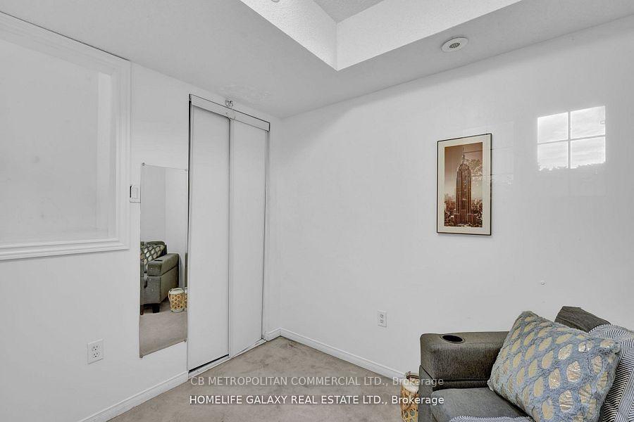 3 Bedrooms Condo at 42 Pinery,  Toronto For sale