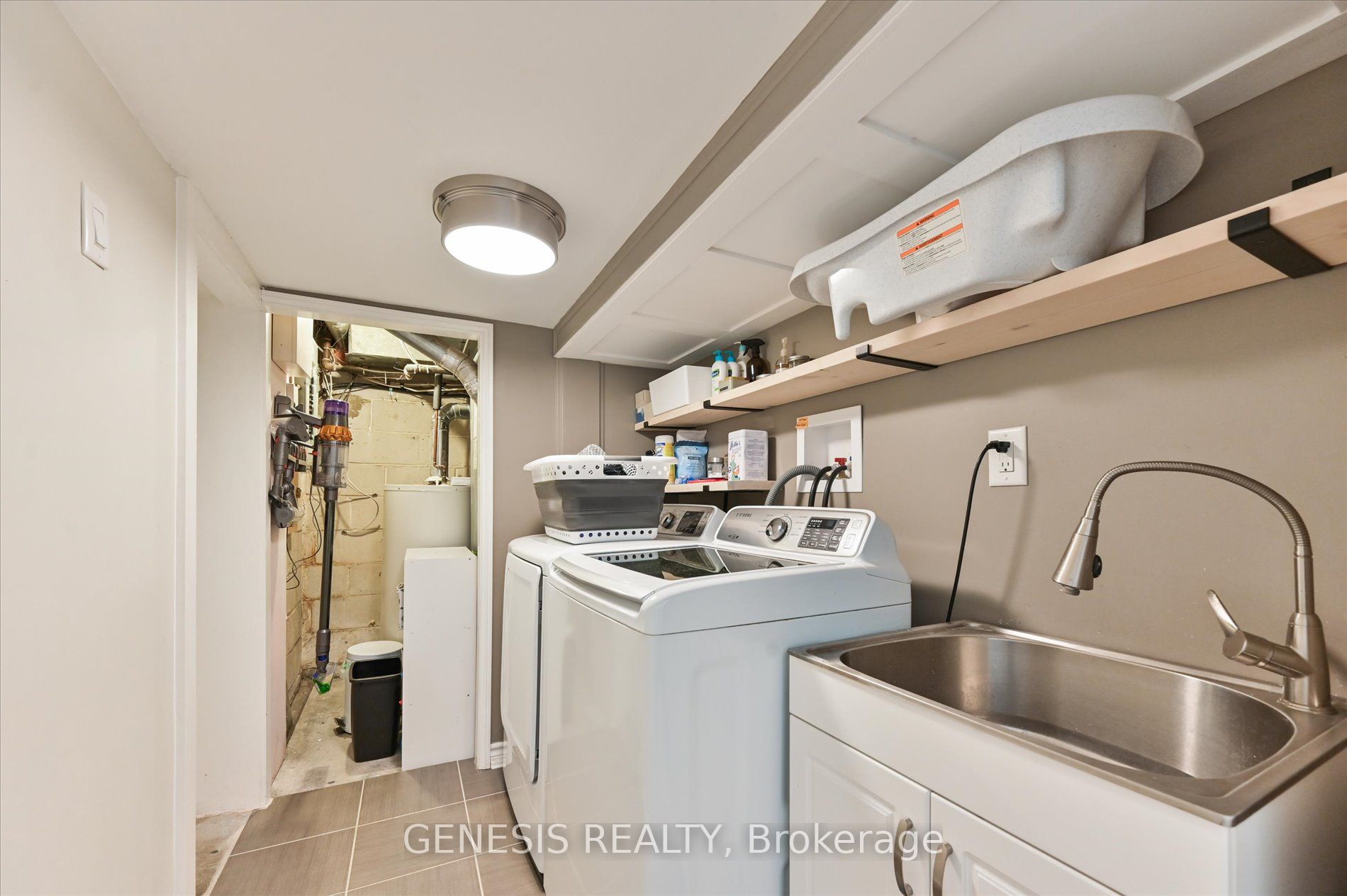455 Caledonia Road