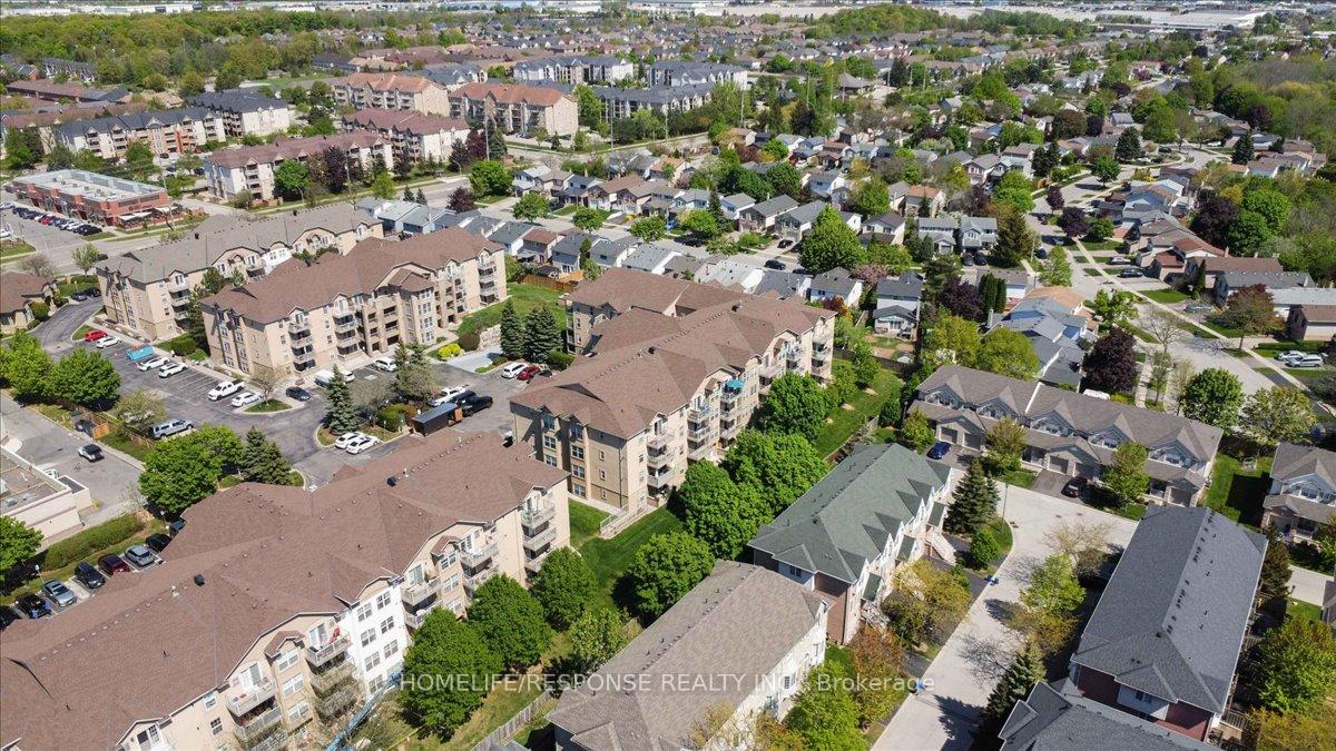 2 Bedrooms Condo at 1820 Walker’s, Burlington For sale