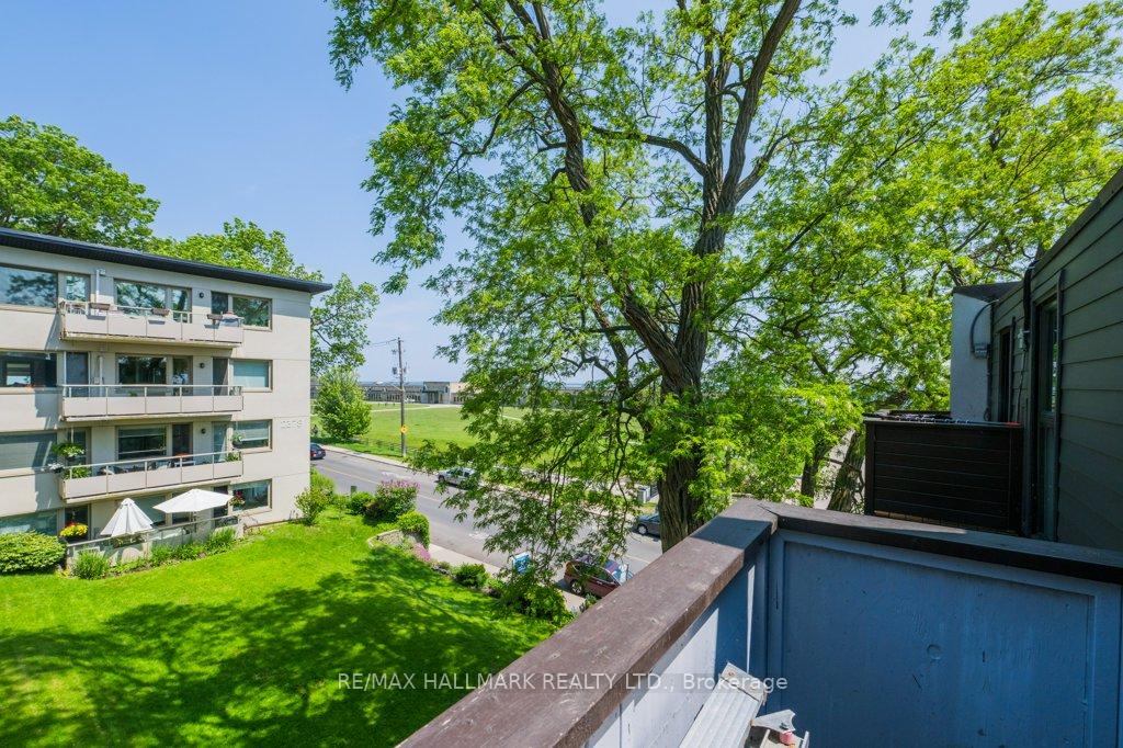 2 Bedrooms Condo at 2366 Queen, Toronto For sale