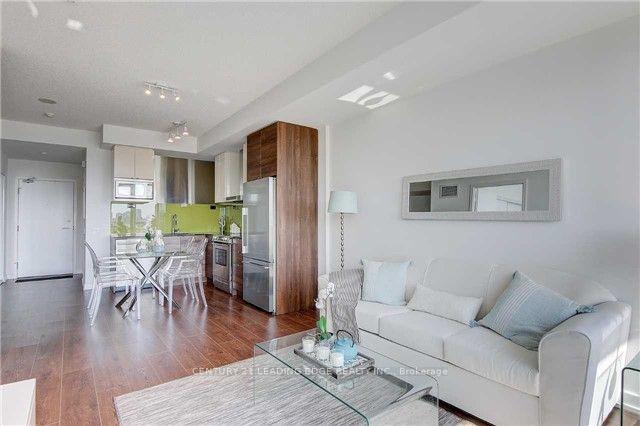 2 Bedrooms Condo at 121 McMahon, Toronto For sale