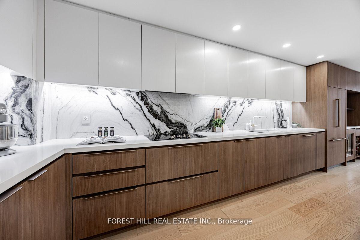 3 Bedrooms Condo at 900 Yonge, Toronto For sale