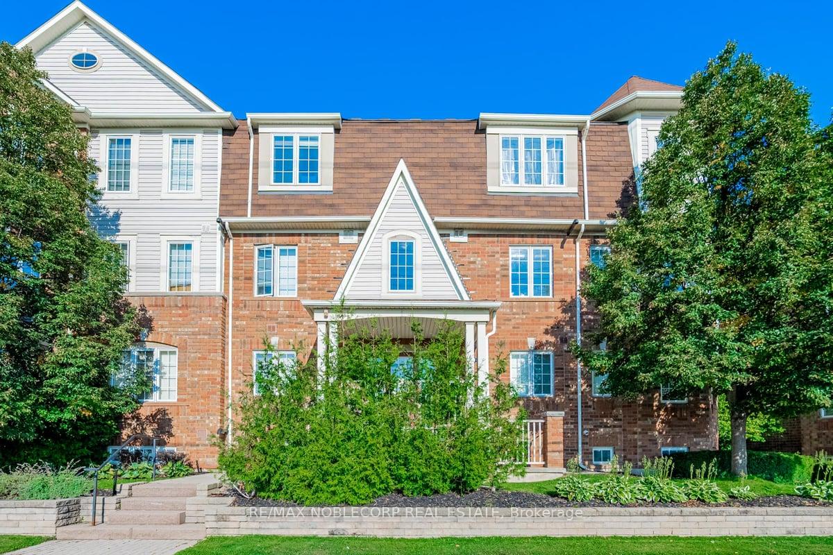3 Bedrooms Condo at 613 Dundas,  Mississauga For sale