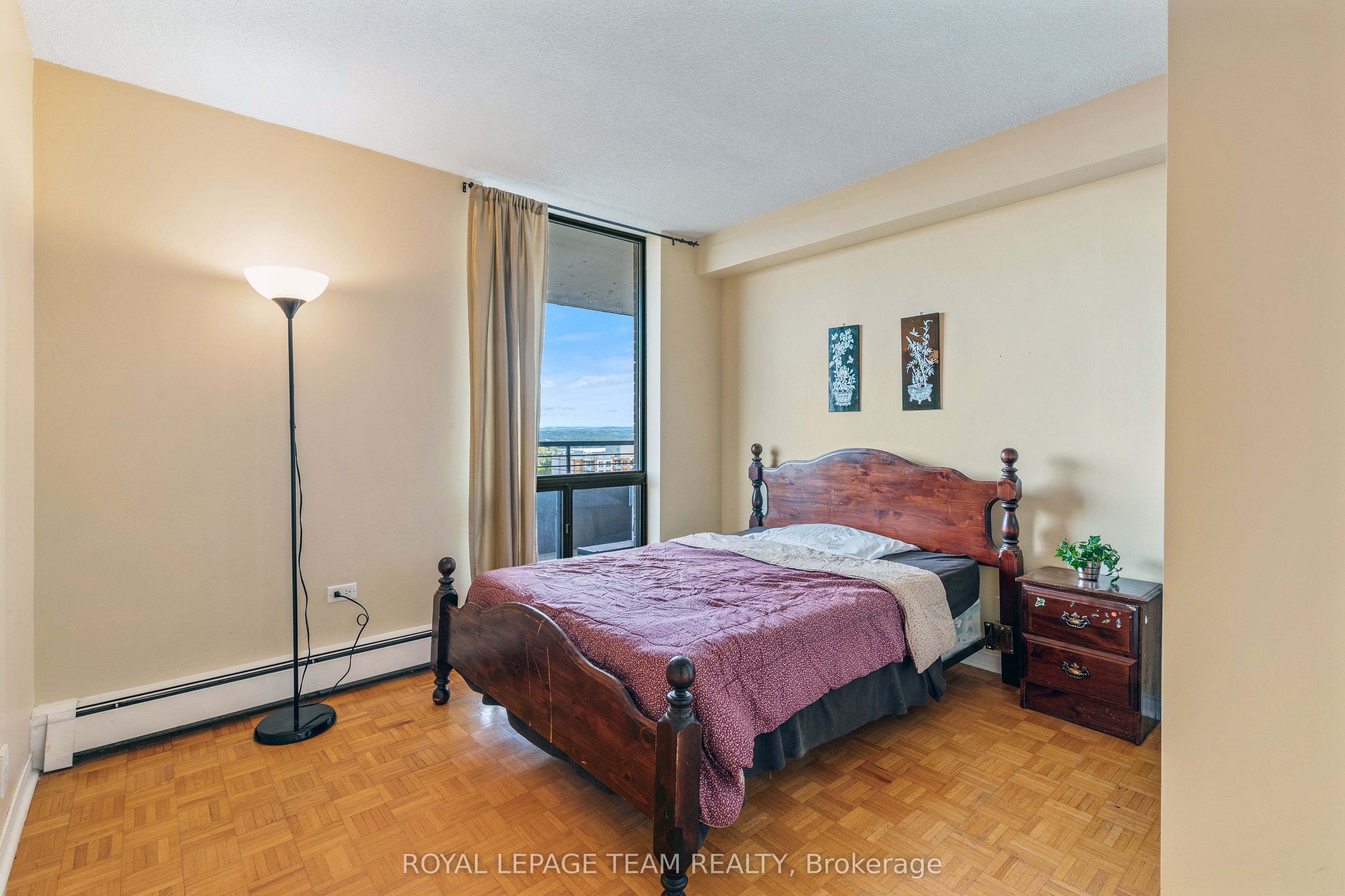 515 ST LAURENT Boulevard, #1909