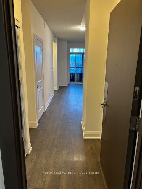 7900 Bathurst