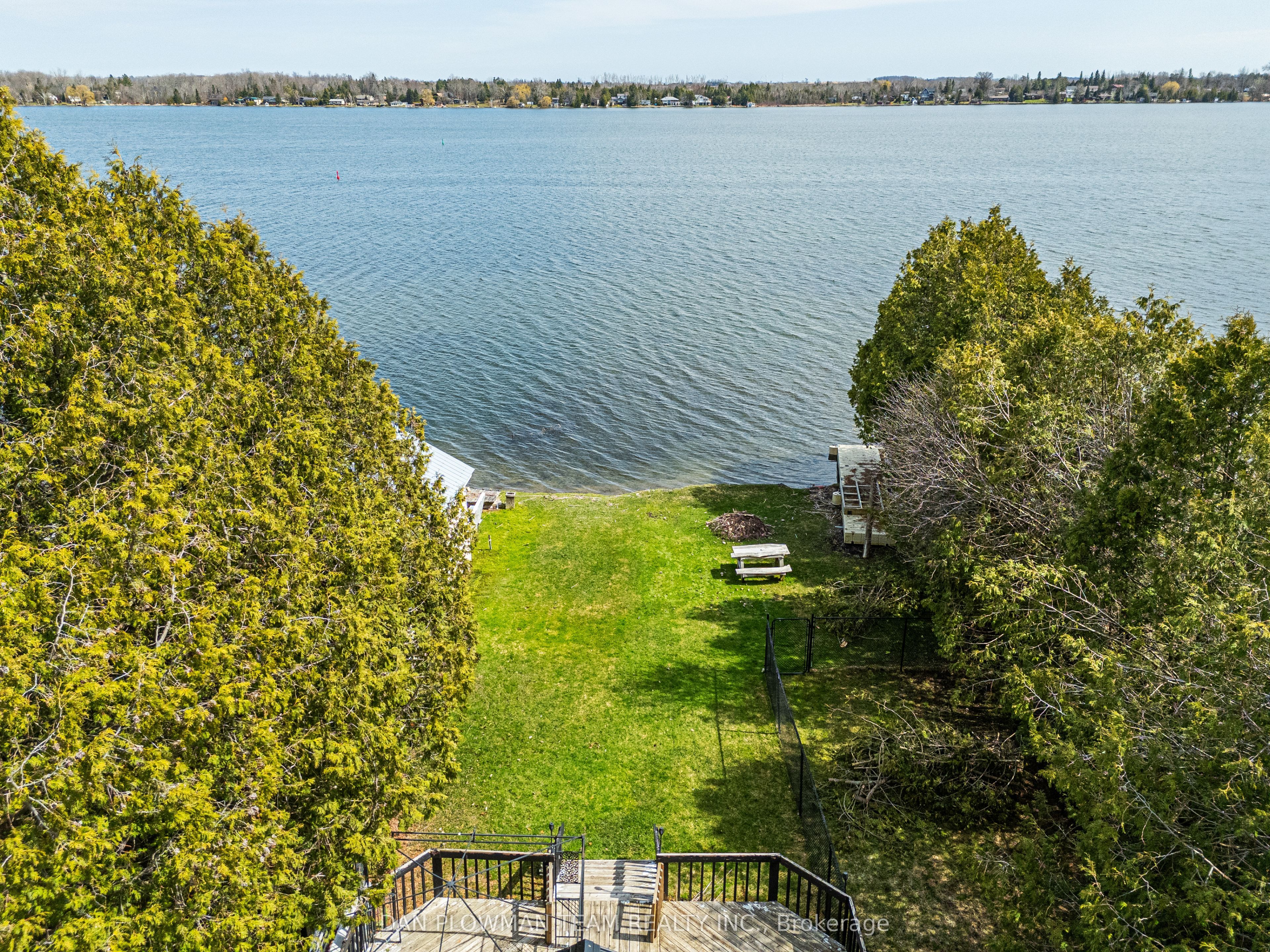 32 Beach Road