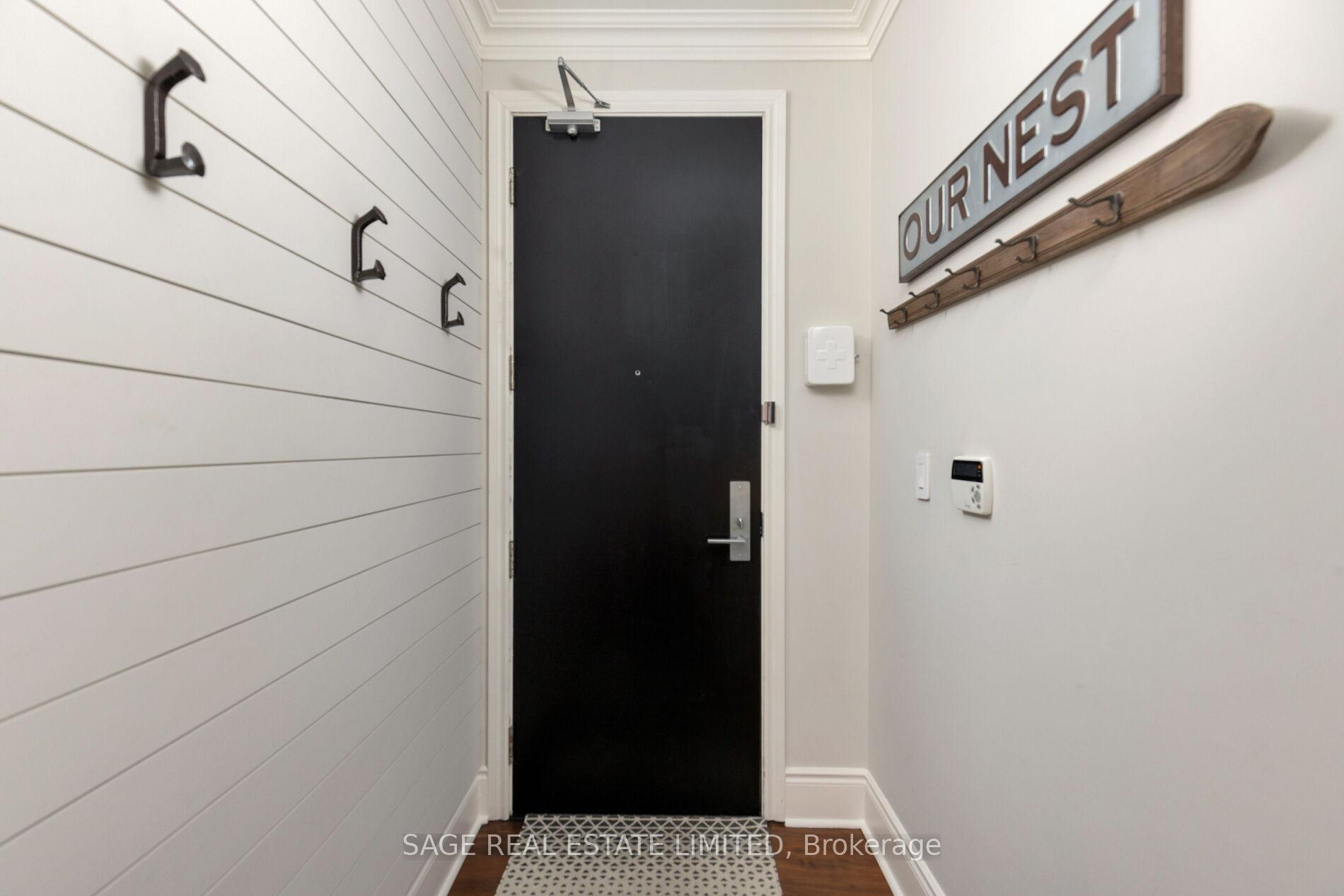 2 Bedrooms Condo at 25 Earlington, Toronto For sale