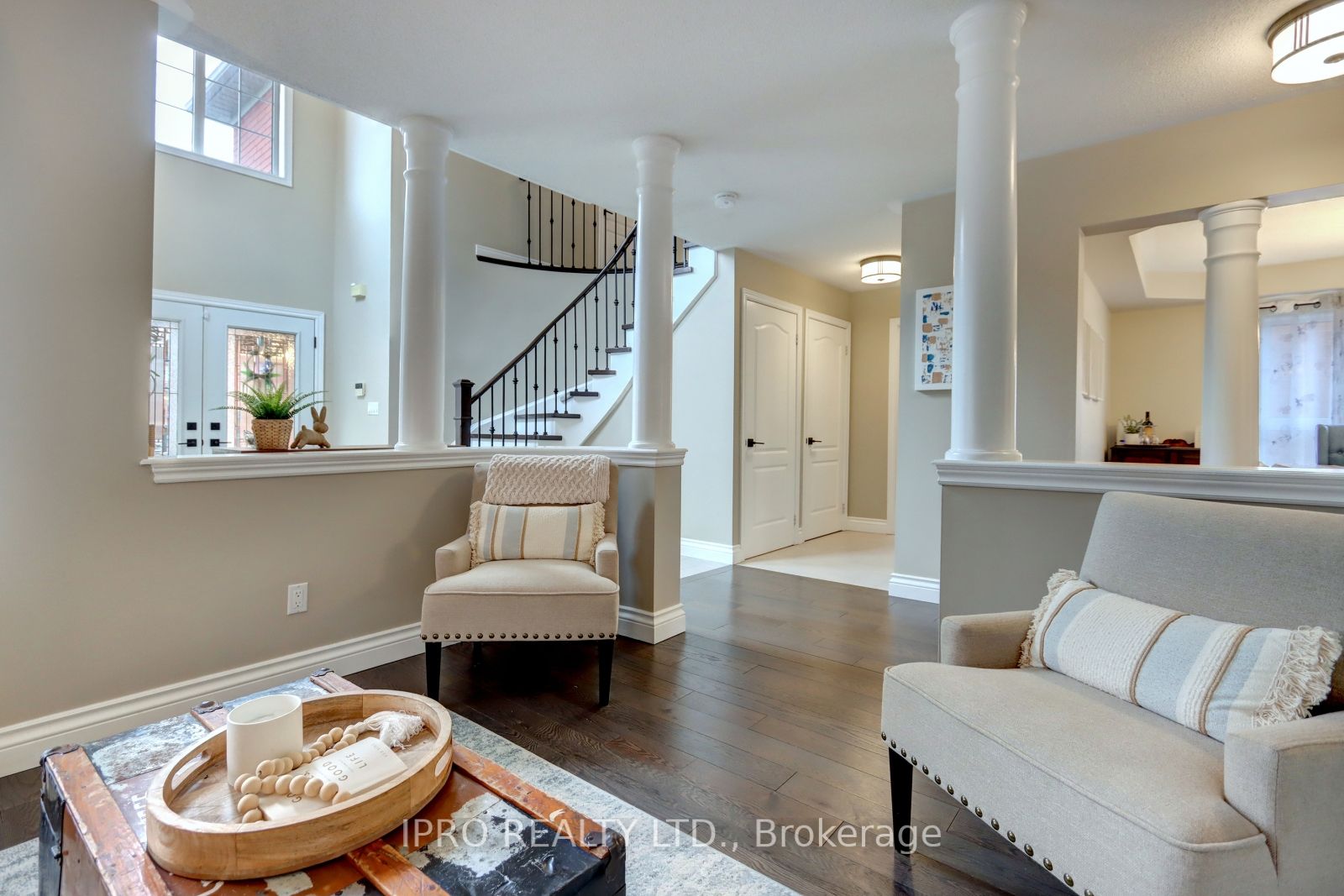 10 Berton Boulevard
