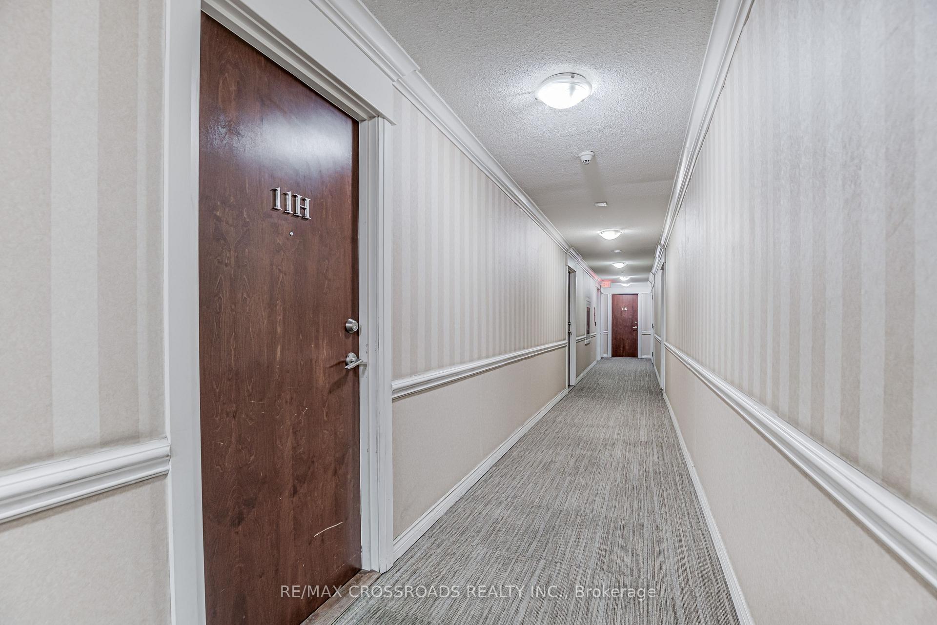 2 Bedrooms Condo at 8 Rosebank, Toronto For sale