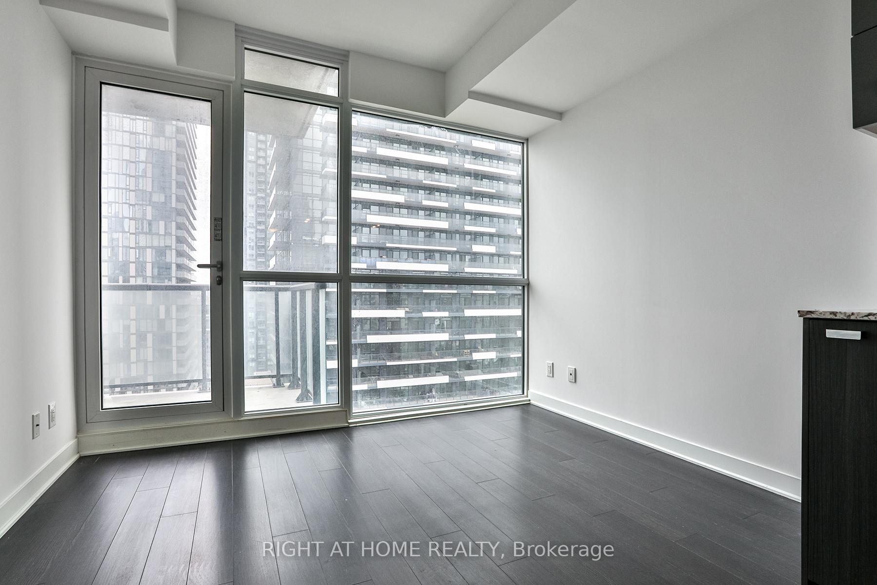 Condo at 290 Adelaide,  Toronto For sale