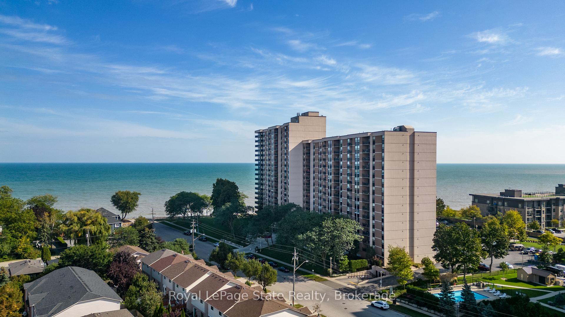 2 Bedrooms Condo at 500 Green,  Hamilton For sale