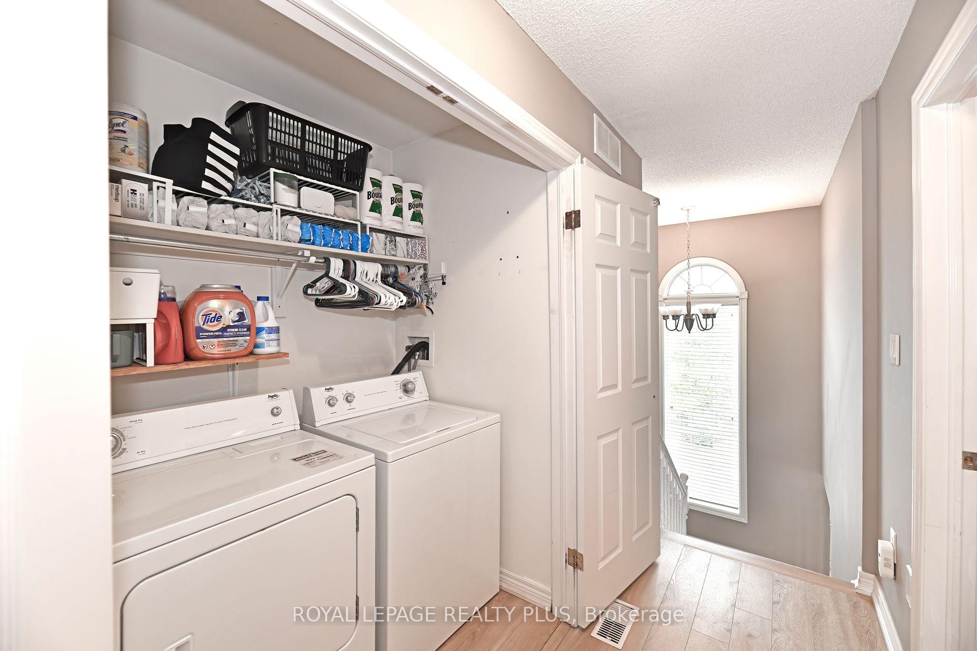 3 Bedrooms Condo at 4045 Upper Middle, Burlington For sale
