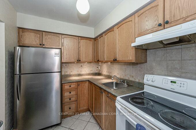 2 Bedrooms Condo at 1964 Main,  Hamilton For sale